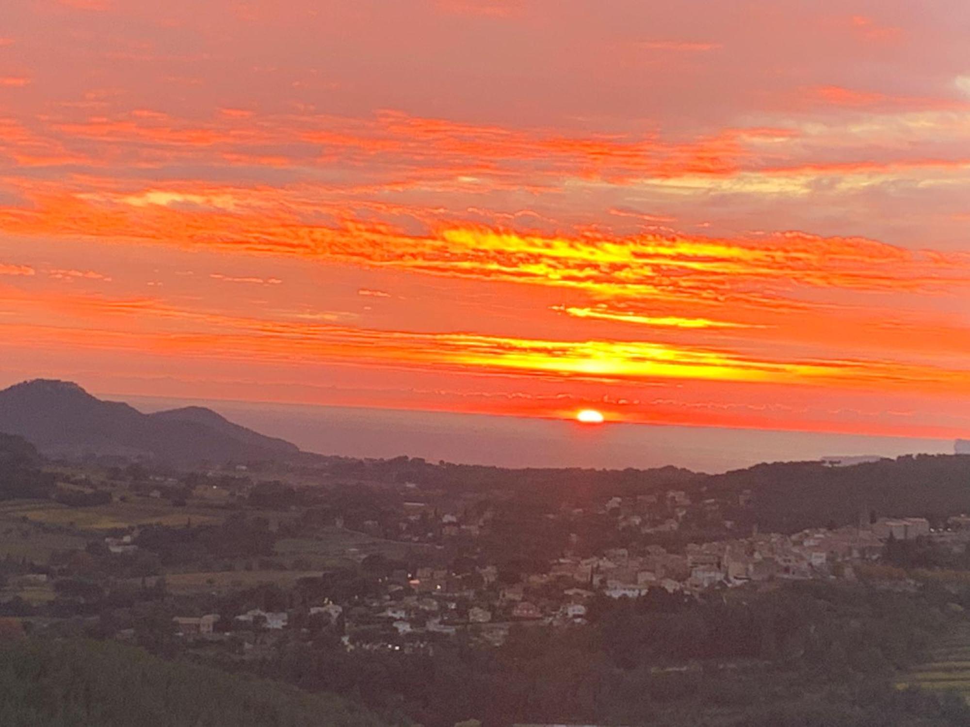 L'Oustaou Bello Visto Le Castellet  Bagian luar foto